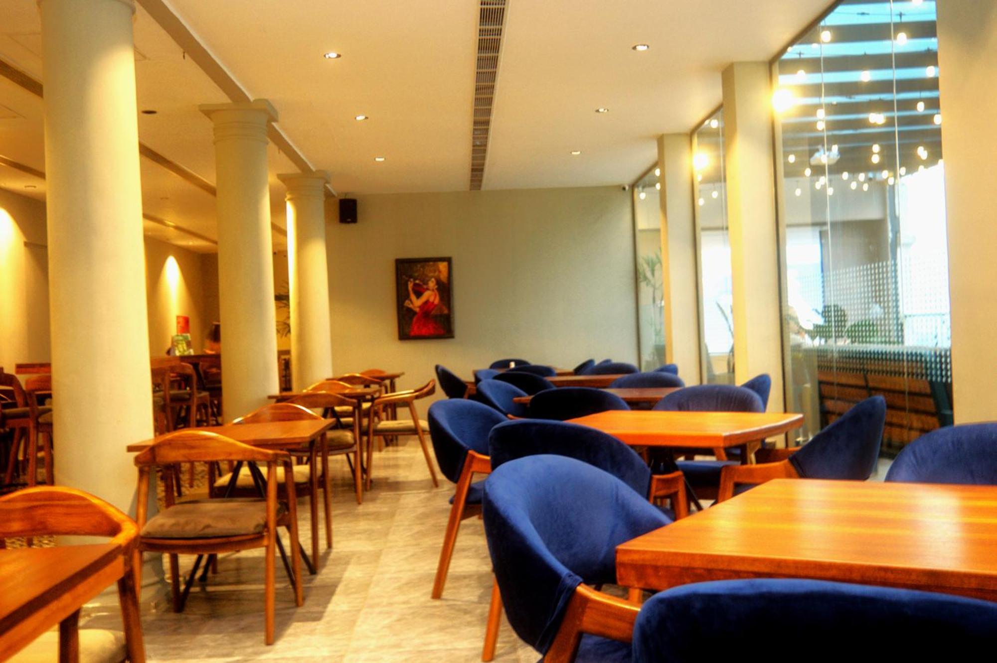 Fairway Colombo - Sri Lanka'S First Hotel With Robot Technology Exteriér fotografie