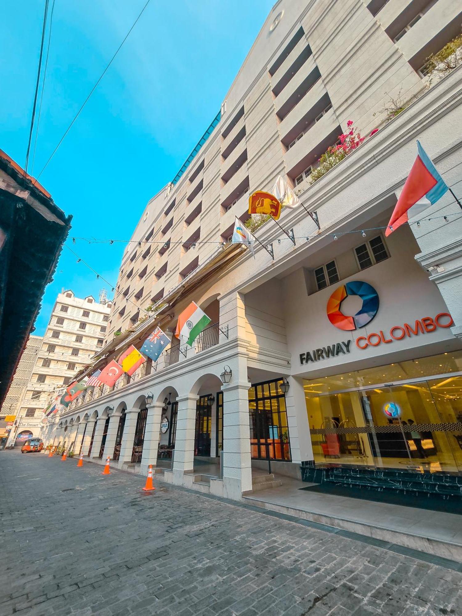 Fairway Colombo - Sri Lanka'S First Hotel With Robot Technology Exteriér fotografie