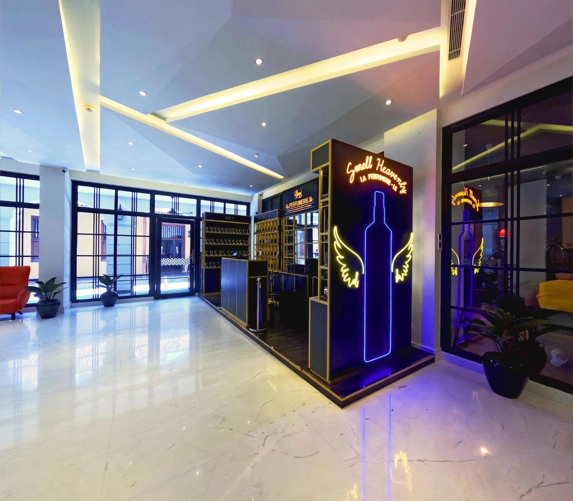 Fairway Colombo - Sri Lanka'S First Hotel With Robot Technology Exteriér fotografie