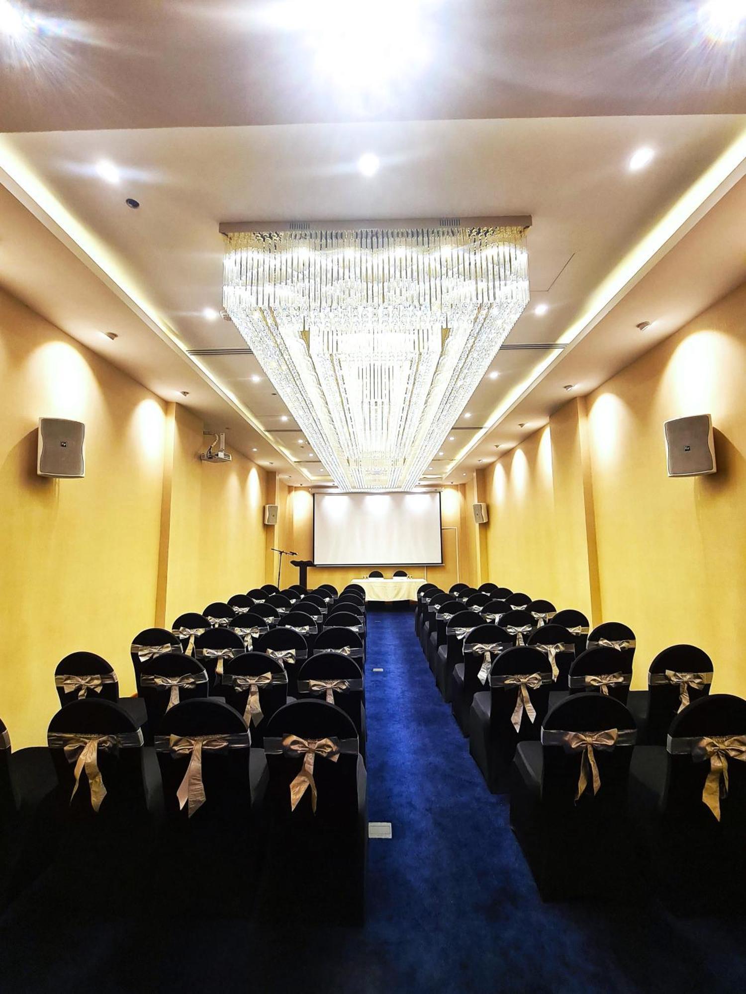 Fairway Colombo - Sri Lanka'S First Hotel With Robot Technology Exteriér fotografie