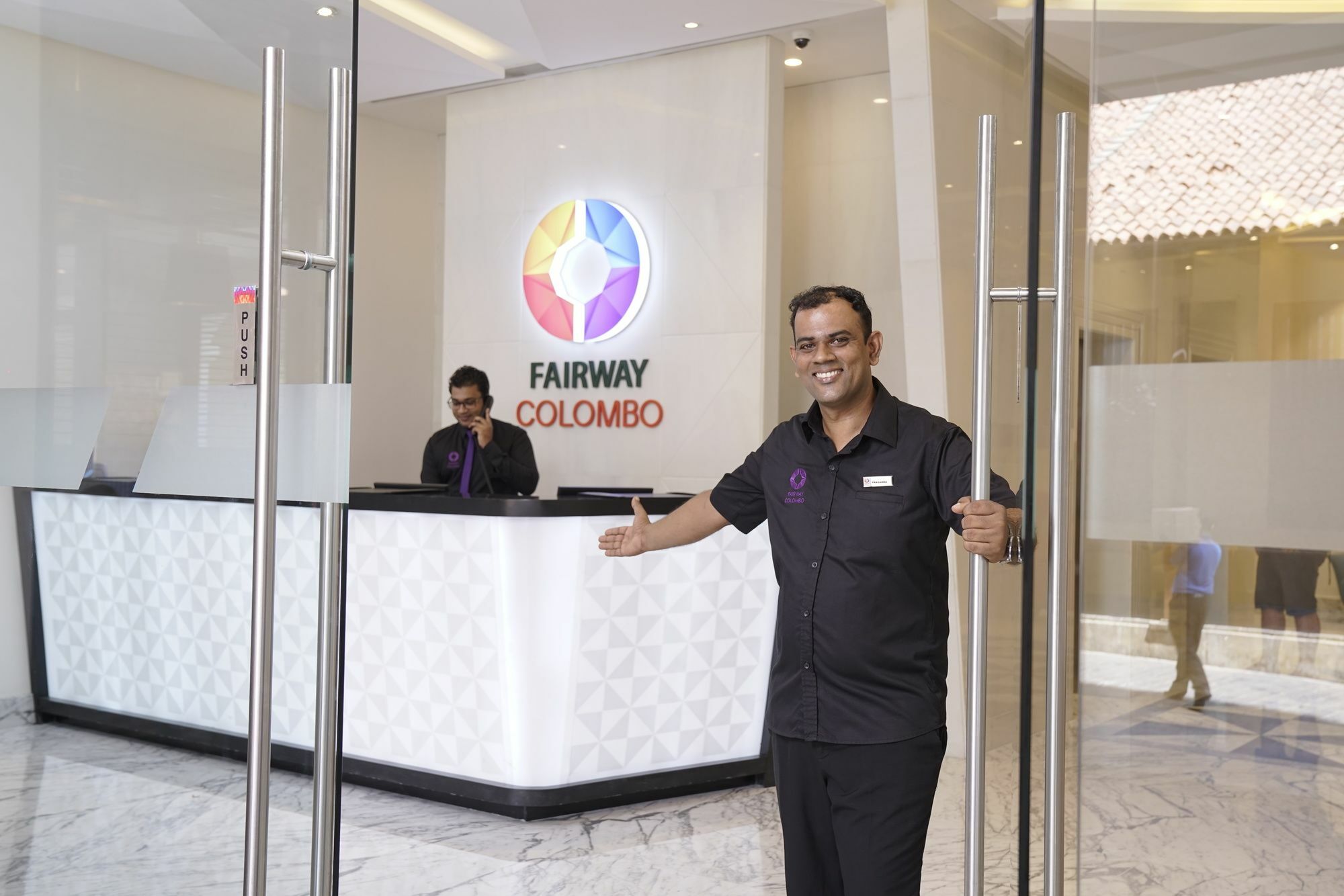 Fairway Colombo - Sri Lanka'S First Hotel With Robot Technology Exteriér fotografie
